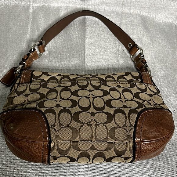 COACH HANDBAG HAND HELD WITH STRAP, BROWN AND TAN COLOR IN GOOD CONDITION. - Picture 3 of 5
